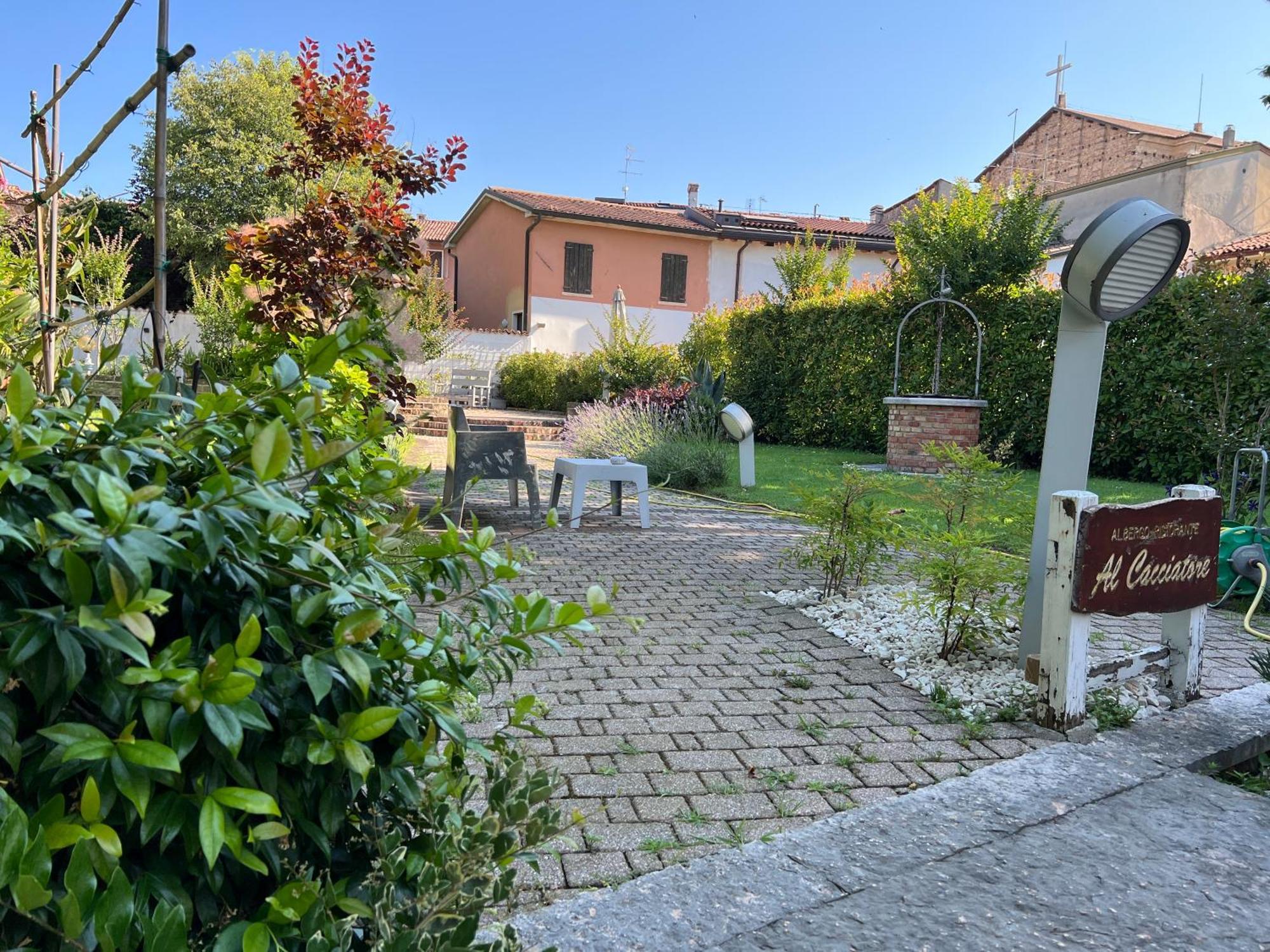 Albergo Al Cacciatore Tortellinando Valeggio sul Mincio Exteriör bild