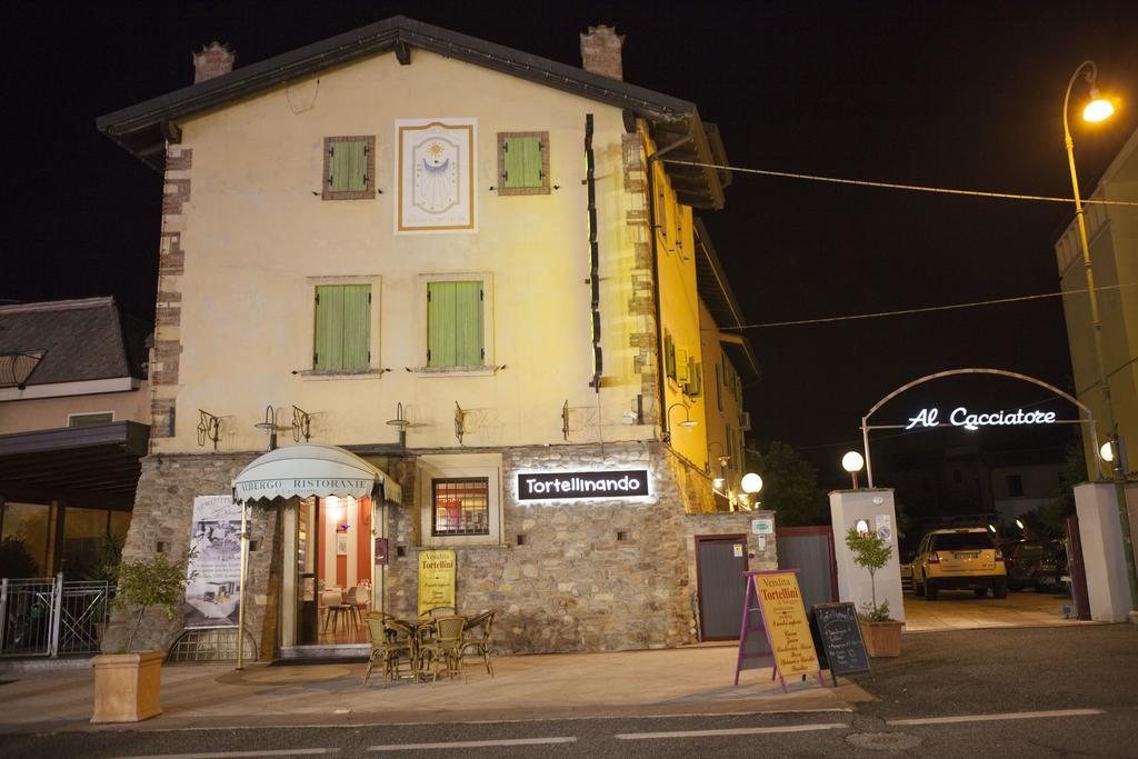 Albergo Al Cacciatore Tortellinando Valeggio sul Mincio Exteriör bild